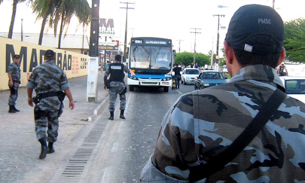 Blitz da PMSE para coibir assaltos em ônibus. Foto: SSP/SE